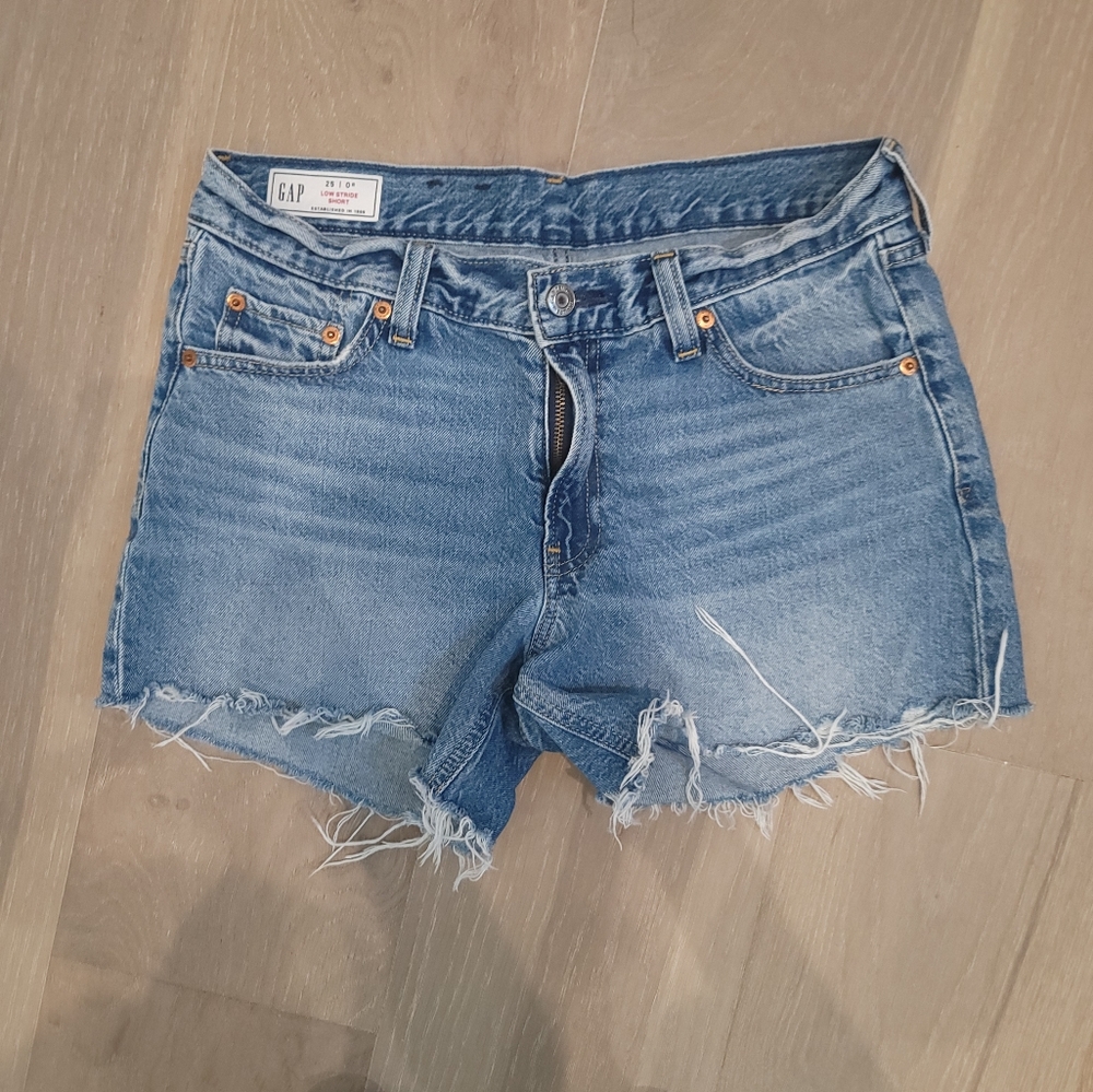 Gap low stride short size 25